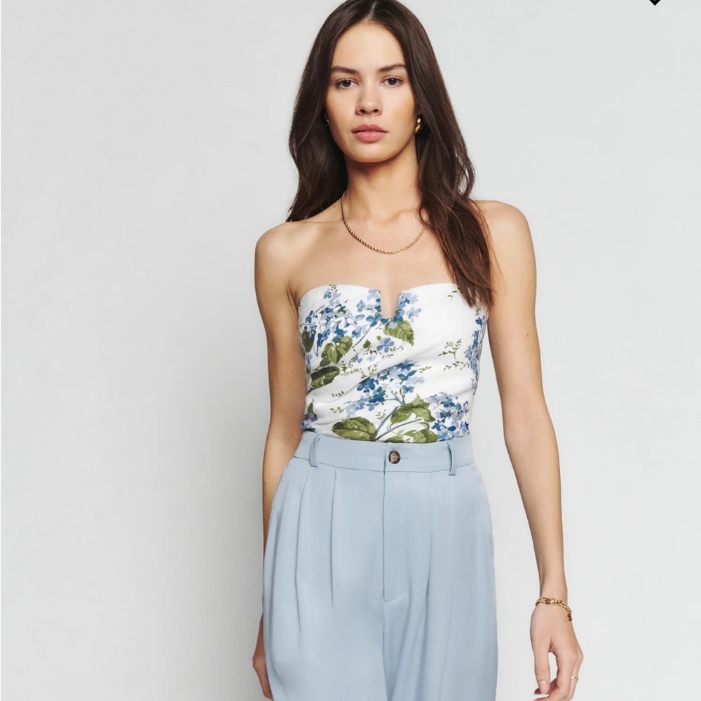 Reformation Madelyn- linen strapless top in size 0.